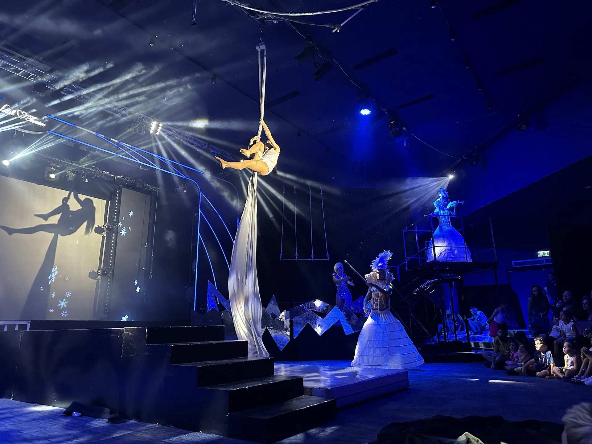 מלון יו קורל ביץ'