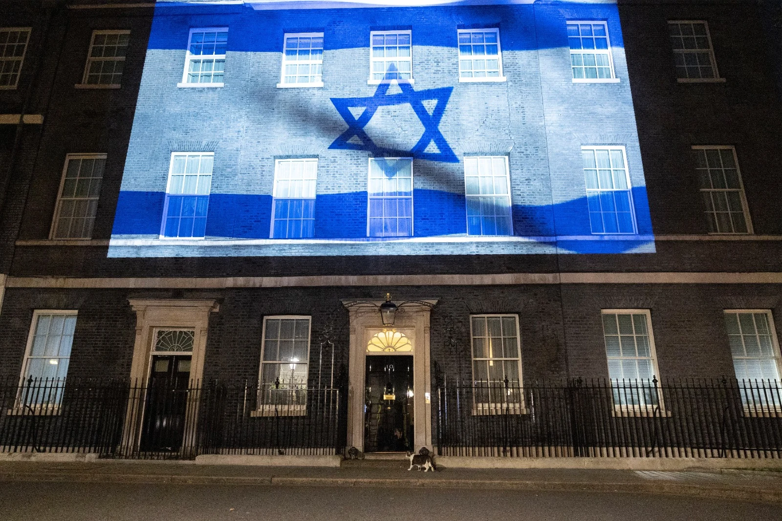 דגל ישראל הוקרן על מעון ראש ממשלת בריטניה