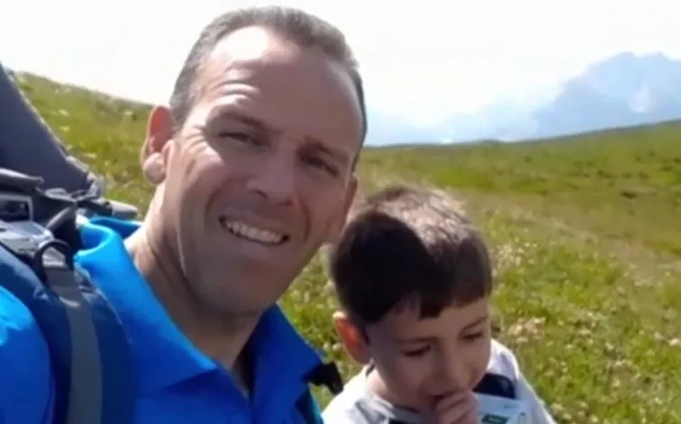 אוהד יהלומי יחד עם בנו איתן שחזר הביתה